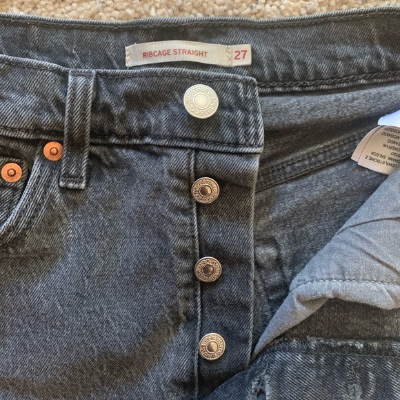 Levi’s Ribcage Straight Jeans - Picture 2 of 9